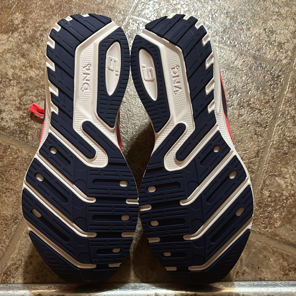 Brooks Launch New - image 4